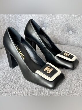 Chanel Blazy Black Lambskin Leather Square Toe CC Logo Turn-lock Pumps 36 NEW